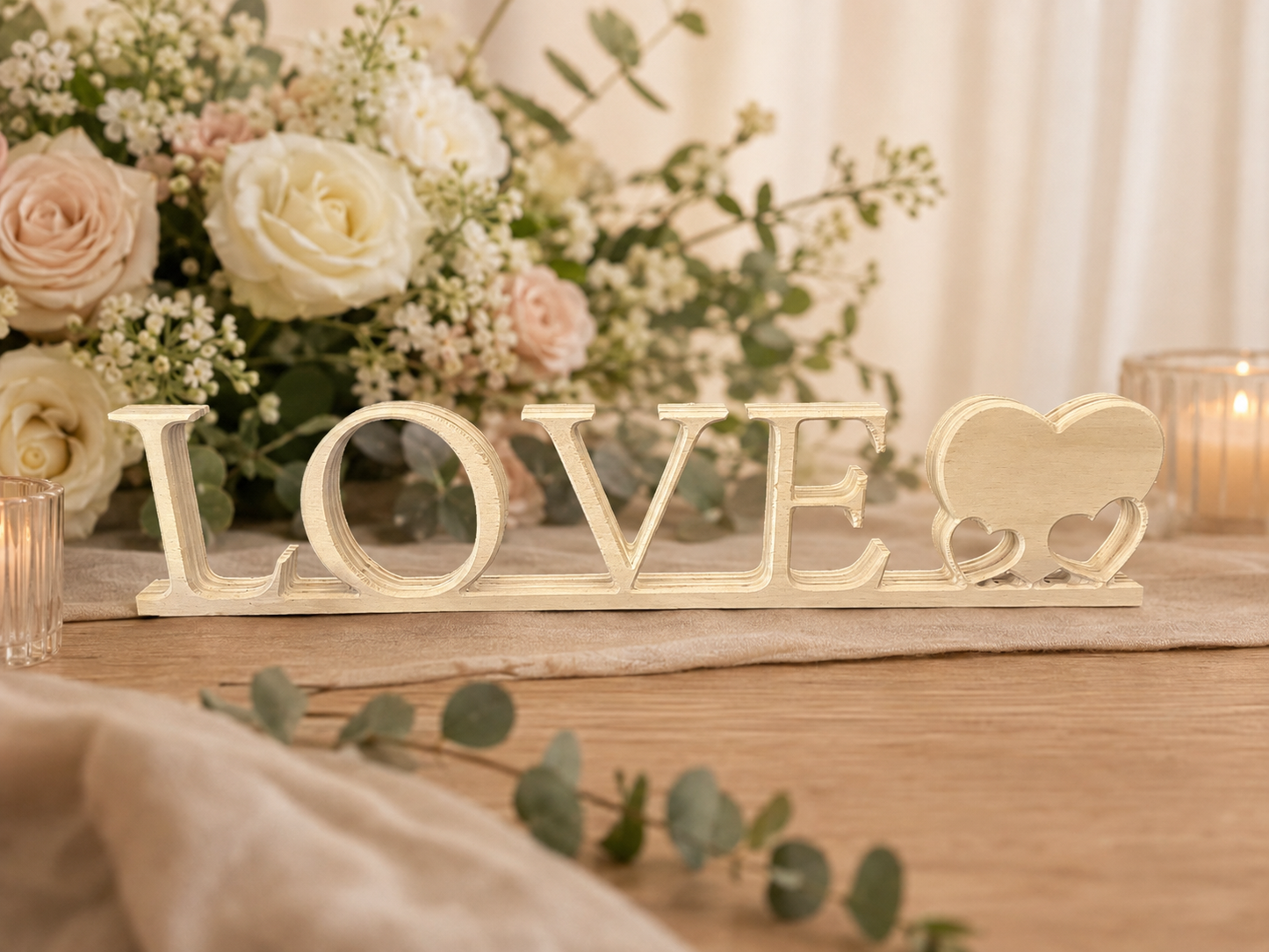 Mot décoratif Love avec cœur en bois