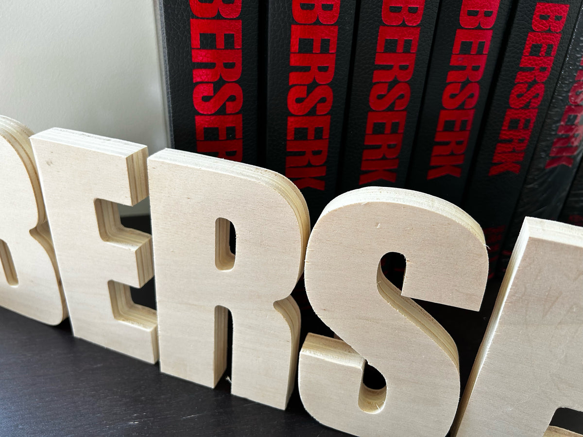 Décoration Berserk en bois, lettrage acrylique rouge