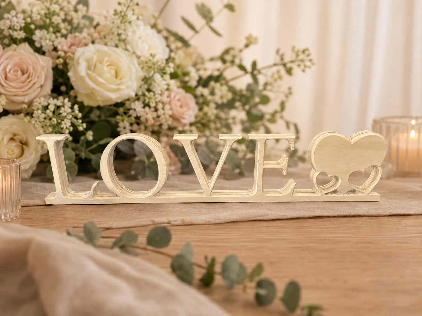 Mot décoratif Love avec cœur en bois